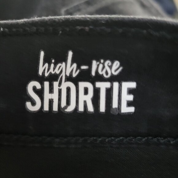 Levi's Denizen Junior Sz 3 Black High-Rise Shortie Cuffed Stretch Denim Shorts - Picture 4 of 8